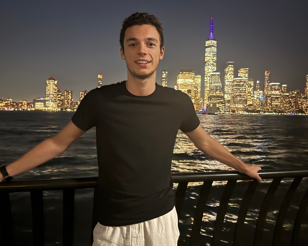 🌍 Gérer deux fuseaux horaires, pour garder un seul cap : l’impact.&nbsp;🚀